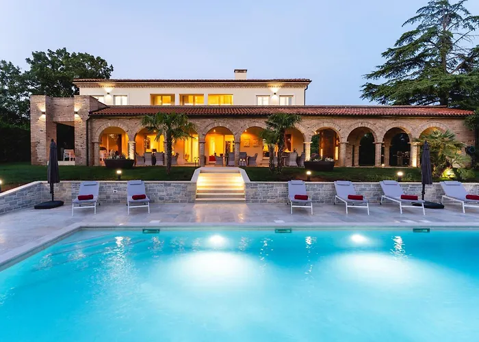 Vila Luxury Lionea In For 10 People With Sea View & Private Pool Poreč