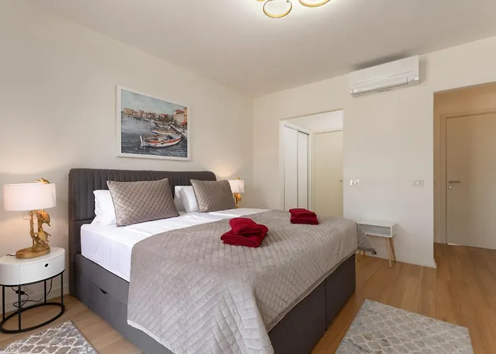 Vila Luxury Lionea In For 10 People With Sea View & Private Pool *