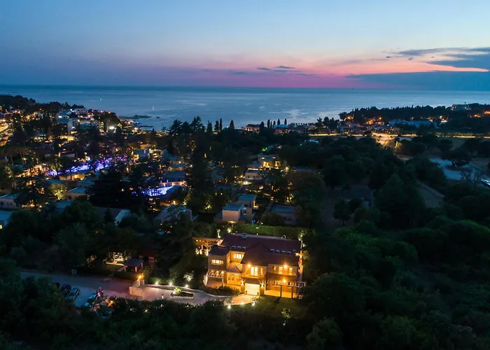 Luxury Lionea In For 10 People With Sea View & Private Pool Vila