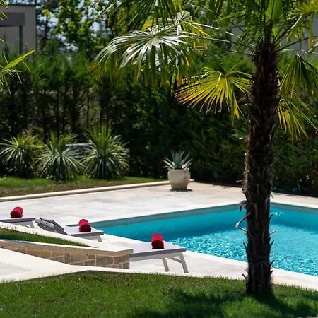 Luxury Lionea In For 10 People With Sea View & Private Pool